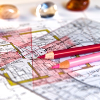 Grudriss mit den markierten 8 Vastu-Himmelsrichtungen