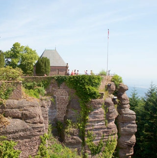 Sakraler Ort am felsiger Abbruchkante
